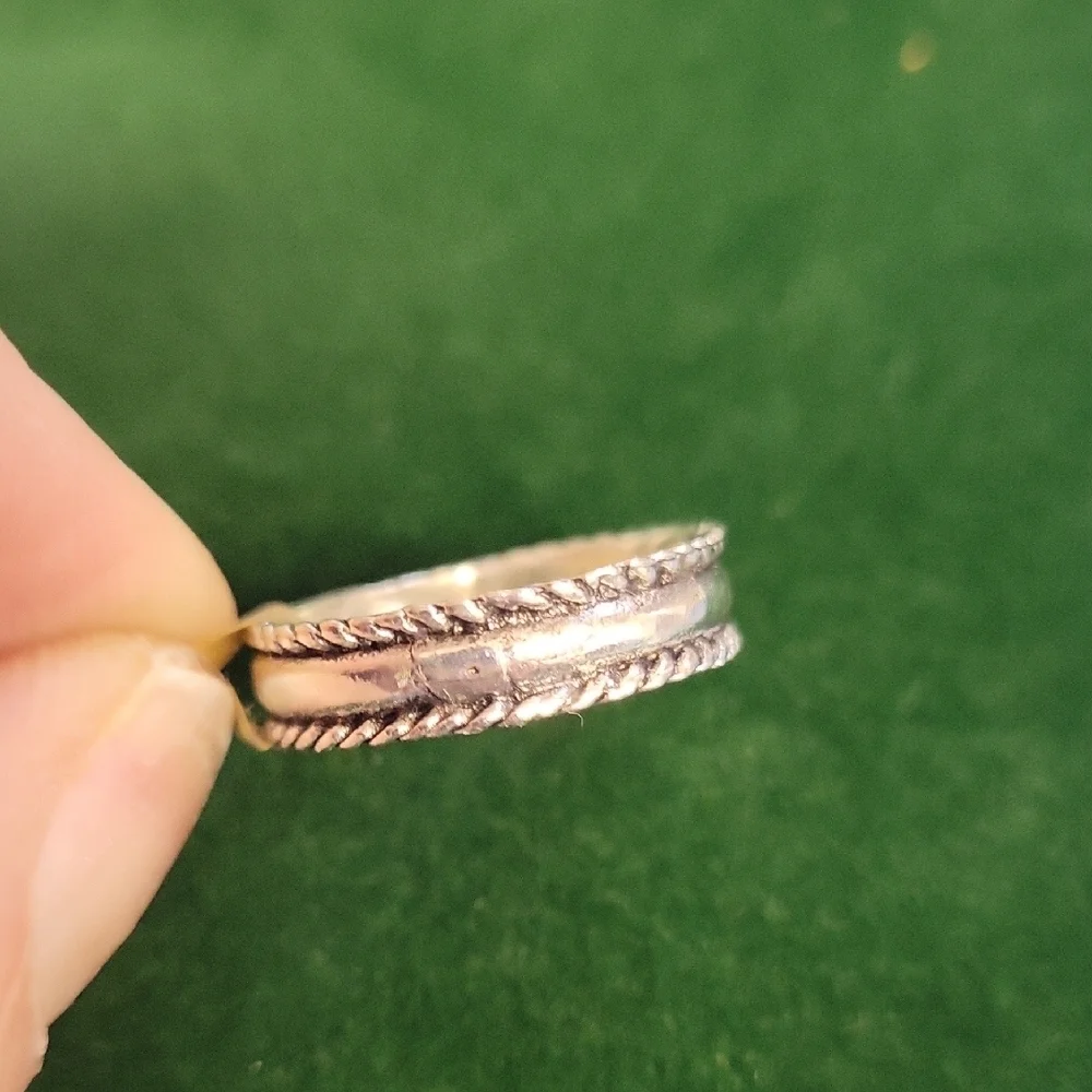 Silver Tone Size 8 Band Ring
